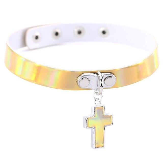 Collier Holographique Croix Gothique